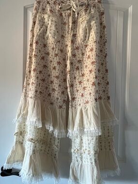 POL Cream Floral Tiered pants with Ruffle Hem